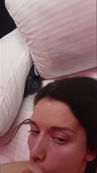 Hotel BDSM, maszyna do pieprzenia, niewola, sperma na twarzy