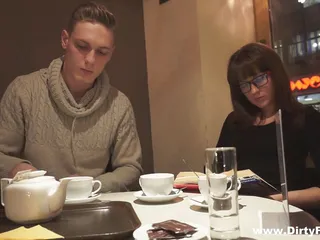 O tipă deșteaptă s-a futut murdar