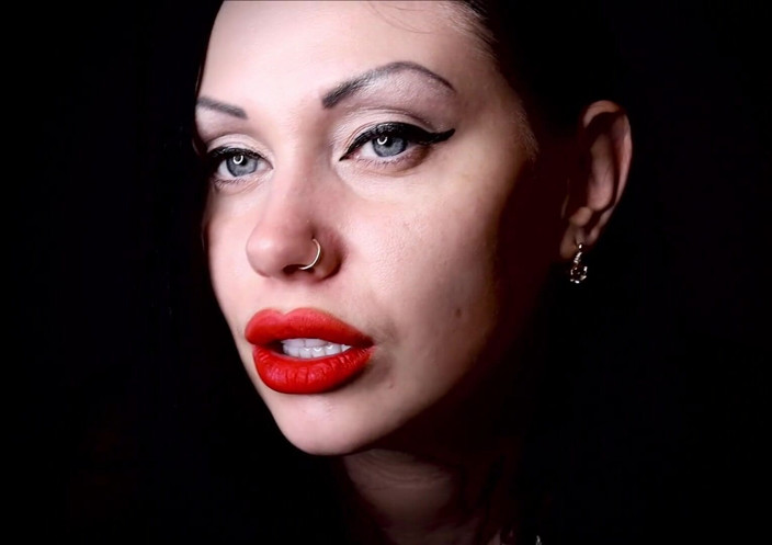 Goddess Misha Goldy: Tvůj patetický feťáčko bude pokaždé škubat z myšlenek na to, jak...