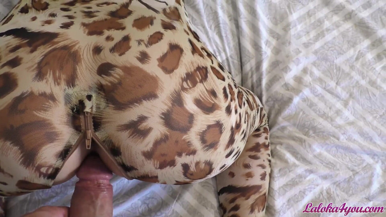 Laloka4you: Stiefschwester blowjob und hardcore-sex mit sperma im mund in kigurumi