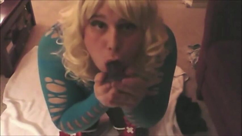 Mykella Coxx: 딜도 빠는 크로스드레서