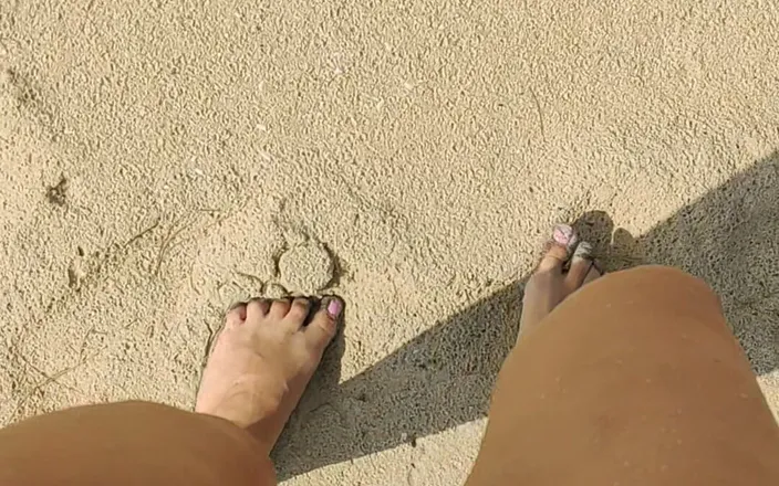 Abella Love: Sensual Pee POV: Pissing on the Beach After Swim