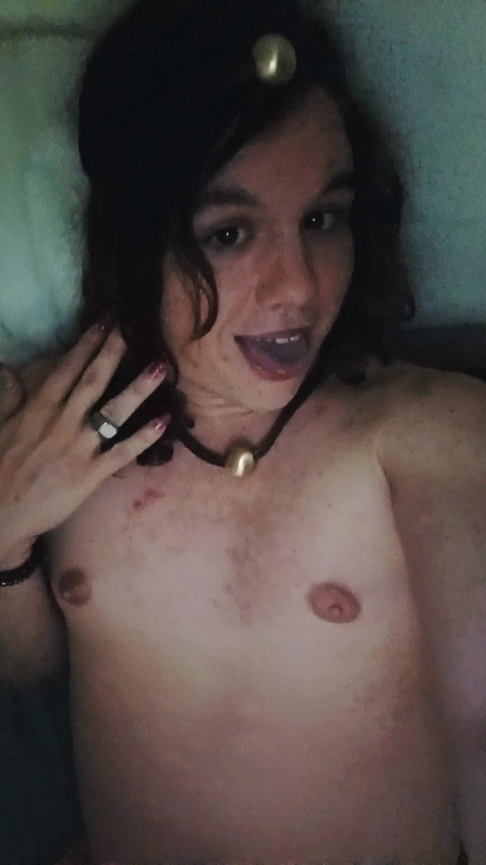 Launiexxxx: 미소와 함께 섹시한 춤이 섞여 있어