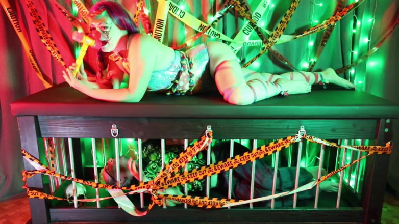 Mistress Chloe Rose: 촬영 및 광대 소녀에 의해 사용