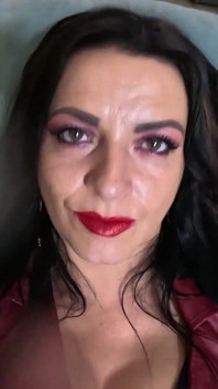 Spit fetiš posedlost - Sprosté řeči, kouření a mokrá masturbace 324