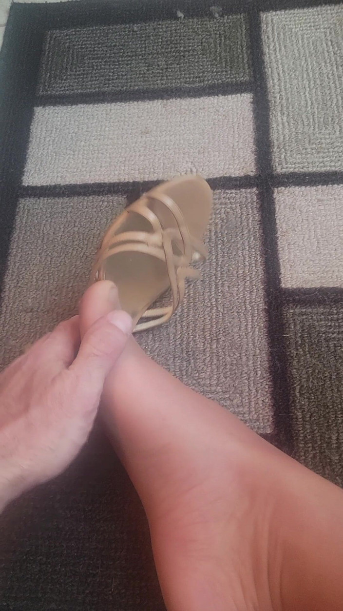 Feet Lover: Дрочить на підборах і нейлонах і кінчає на каблук