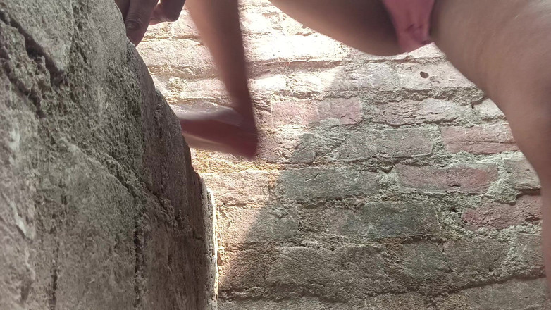 Village bhabhi sex: Shivani Bhabhi savurează sexul vorbind cu prietena ei în apel video, țâțe și...