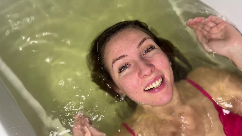 Hottie goddess: 딥핑 미녀 인어공주 침묵 투쟁