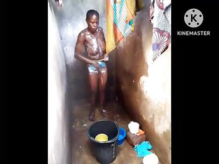 Pornsexlive: Překvapil jsem Elisabeth, moje žena ve sprše