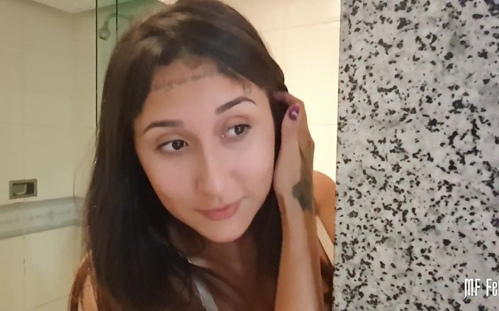 MF Fetish: Заперты в ловушке и заставили пососать сочную киску