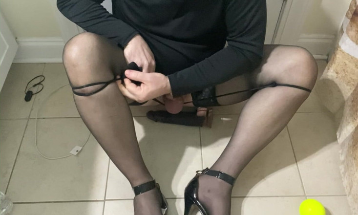 MadisonCD2025: Amateur Sissy Femboy Crossdresser Ties Balls and Cock with Stockings