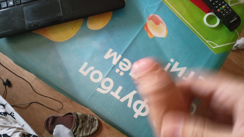 ArchiRusik: 식탁에 정액 발사! 누가 먹고 싶어, 테이블에서 내 달콤한 정액을 핥아!
