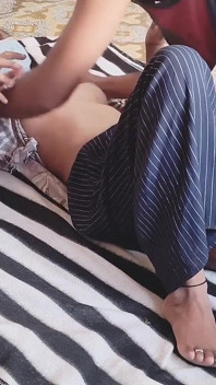 Bhabhi kampung saya sangat seksi. Bahagian 1