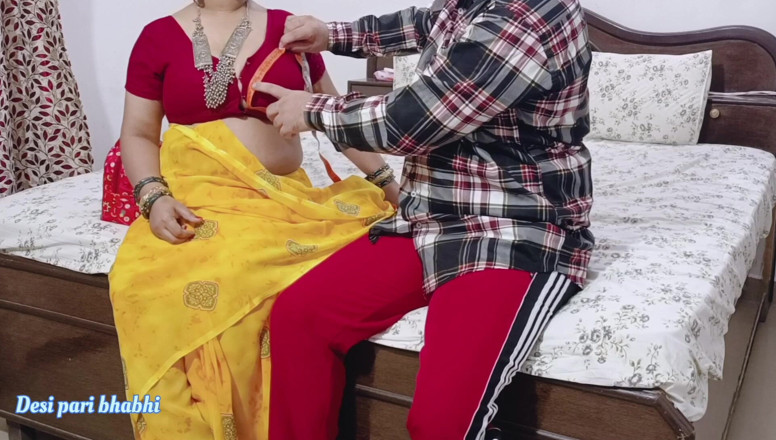 Desi Pari Bhabhi: Tailor Fucking Hot Indian Women at His Shop. Hindi Audio...