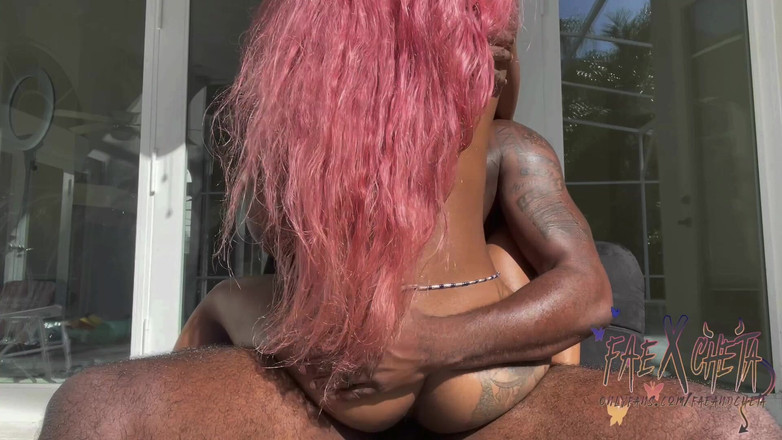 Faeandcheta: Con đĩ nhỏ nhắn phun nước trên con cặc