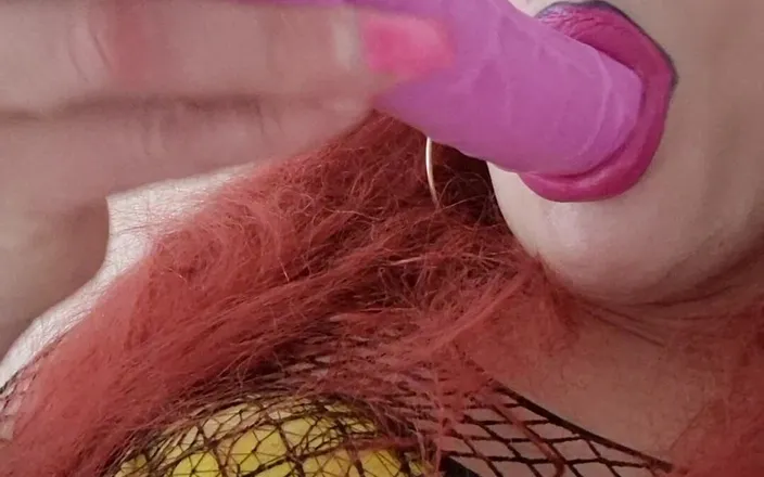 Karlalovesex: Pussy Doll Having Fun