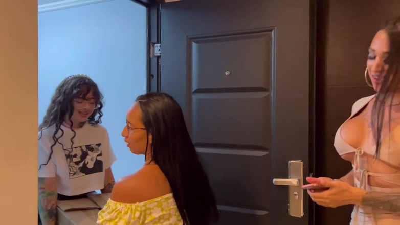 Leyne Rodriguez Ts: Transexuelles mädchen und zwei mädchen ficken eine tantaly sexpuppe