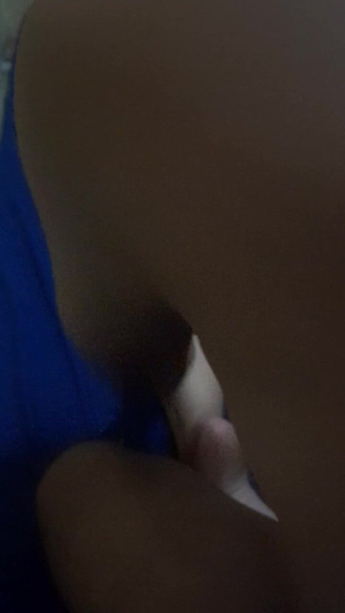 Angelina Pop: În timp ce o masez pe mătușă, îmi bag pula în pizda...