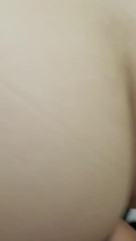 Viene a riscuotere il mio affitto e se ne va pieno di latte