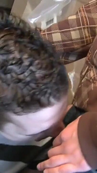 Sürtük kalçalı 2 Alman patenci twinks tarafından kullanılıyor