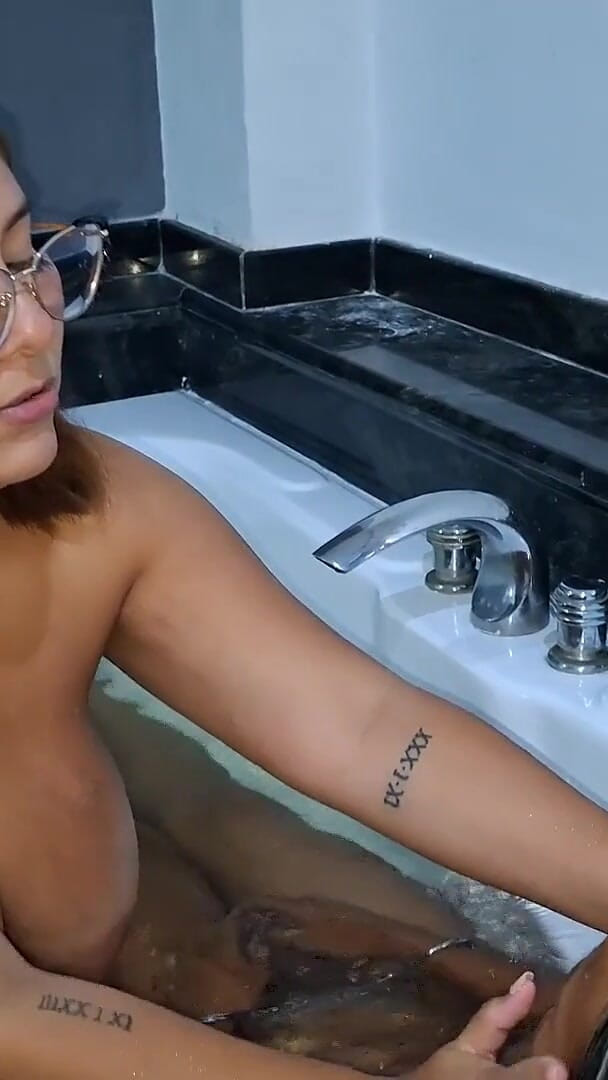 Selfgags Latina Bondage: Lamiendo los pies, sentarse en la cara y control bajo...