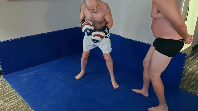 Punchbagplz: Boxing Challenge in a Hotel Room - Little Bear Vs Jobber
