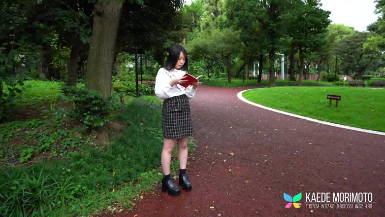 Tenshigao: Kaede Morimoto è un po' timida ma risponde alla nostra pubblicità...