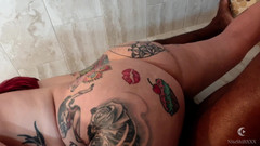 NiteShift XXX: बड़ा काला सुंदर ट्वर्कर से मिलता है