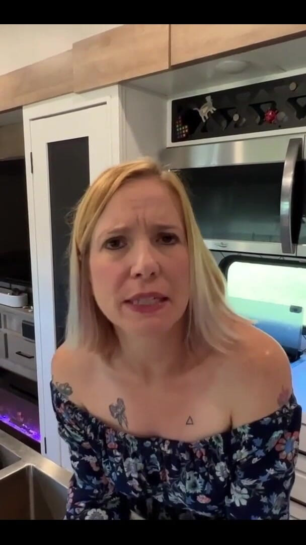Secretly Sharing My Stepmom (Shiny cock films)
