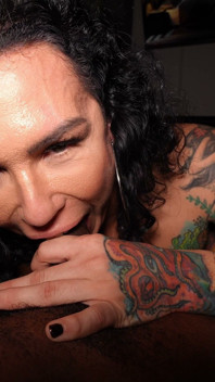 Infidélité avec le copain de bestie ! Bianca Bailee se fait baiser par une grosse noire