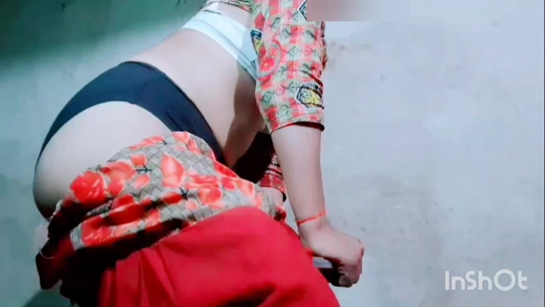 TricolorMusic3: Semasa menekan payudaranya ke atas pakaiannya, dia secara beransur-ansur menjadi...