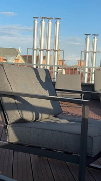 Otroligt het och intensiv utomhus slarvig handjob med olja och bollar massage från en riktig amatör college flicka med massor av sperma