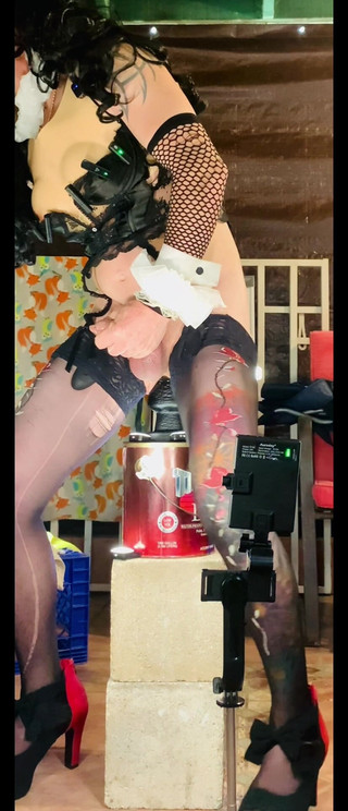 Benito414: Femboy 性感内衣骑乘大黑色假阳具