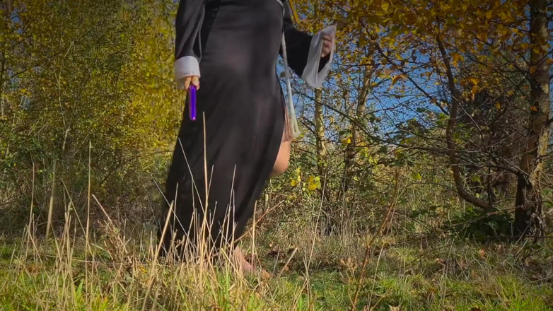 Kylie Britain Adventures: Joc violet