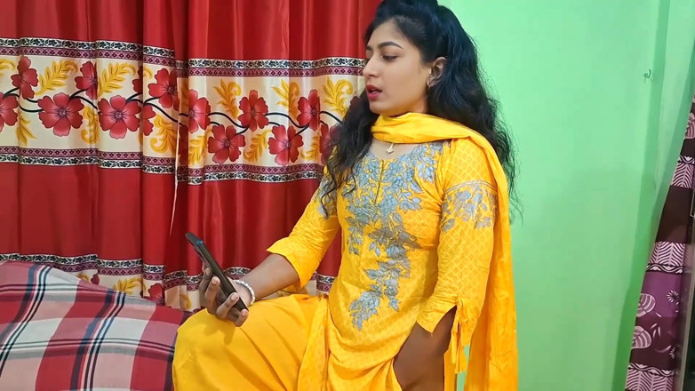 Laila xxx porn169: La mia sorellastra desi le sditalinava la figa, l'ho aiutata...