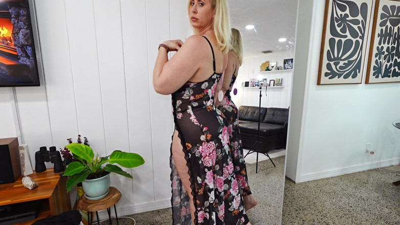 Lila Lovely: Prueba de lencería transparente