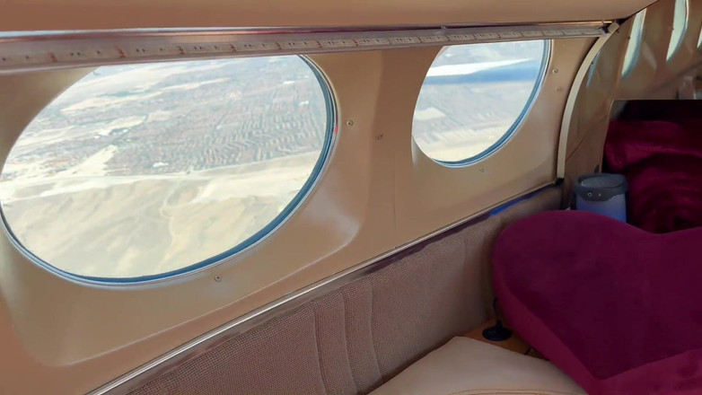 Serenity Cox: 私人飞机上的英里三人行在双内射飞机上玩性爱云