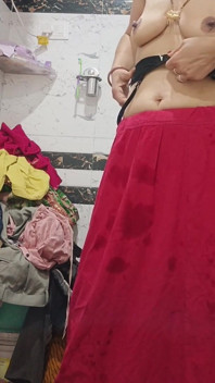 Penggambaran video seksi Priya Bhabi