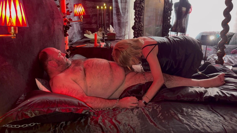 Aaexperinces trans: Partie 5 - Lanista Ours présente notre nouvelle servante Jayne et teste...