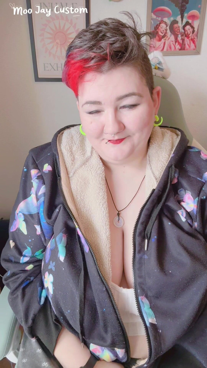 Moo Jay: POV roleplay miga gigantyczne cycki podczas gry