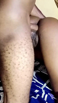 Steck deinen großen schwanz in beides loch (mein arsch und meine muschi)