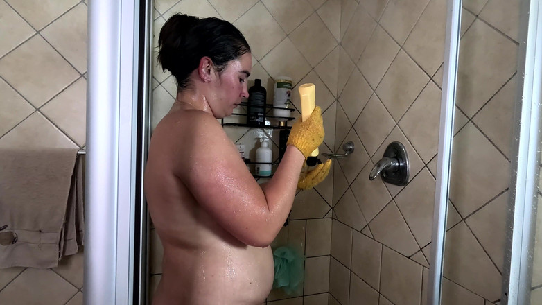 Brown Eyed Devil: Užívám Si Dlouhou Teplou Mýdlovou Sprchu