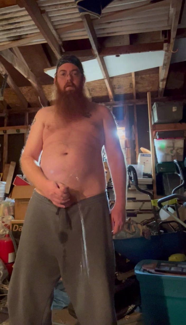 Big Baz: Verzweifelt nach einem pissen