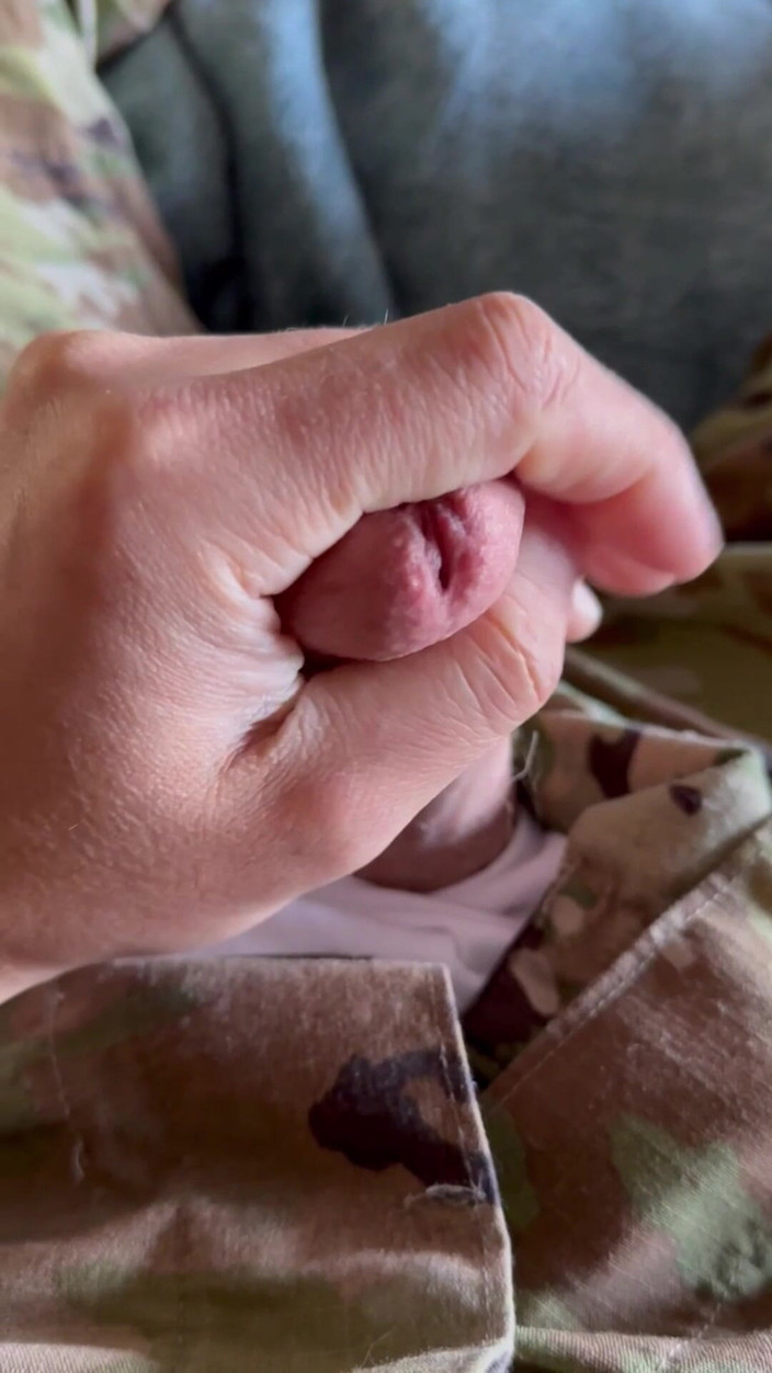 Gay Soldier Stuff: Askar Tentera Melancap Dalam Ocps Saya Dan Memakai Beberapa Ketat,...