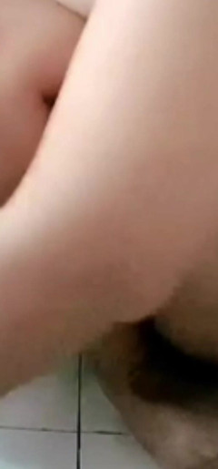 Novita_gemoy: Živé dildo