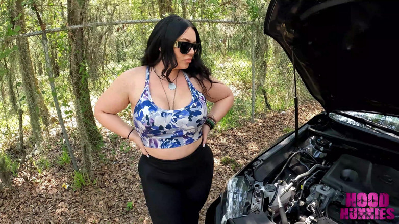 Hood Hunnies: Mandi May má malé potíže s autem