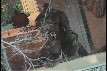 CBD Media Interracial: Ebenová teenagerka s velkými prsy je tvrdě ošukána ve sprše