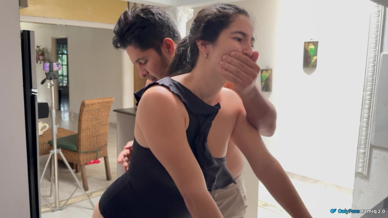 Roxxan: Hardcore seks in de keuken met mijn vrouw!