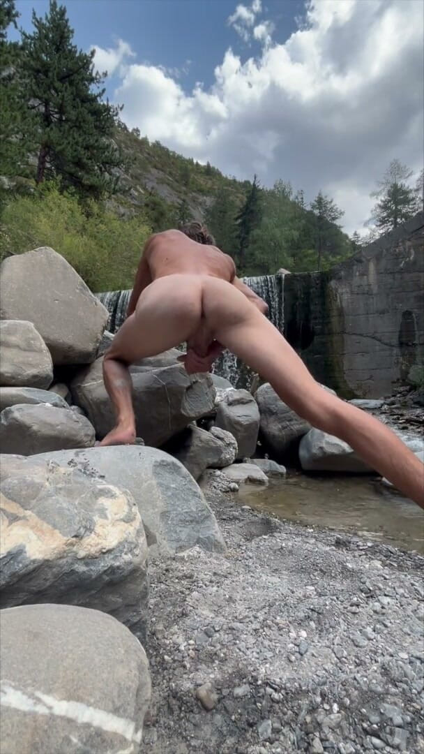 RobertGreenhot: Horny at the Waterfall