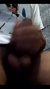 Polla en cuarto de baño